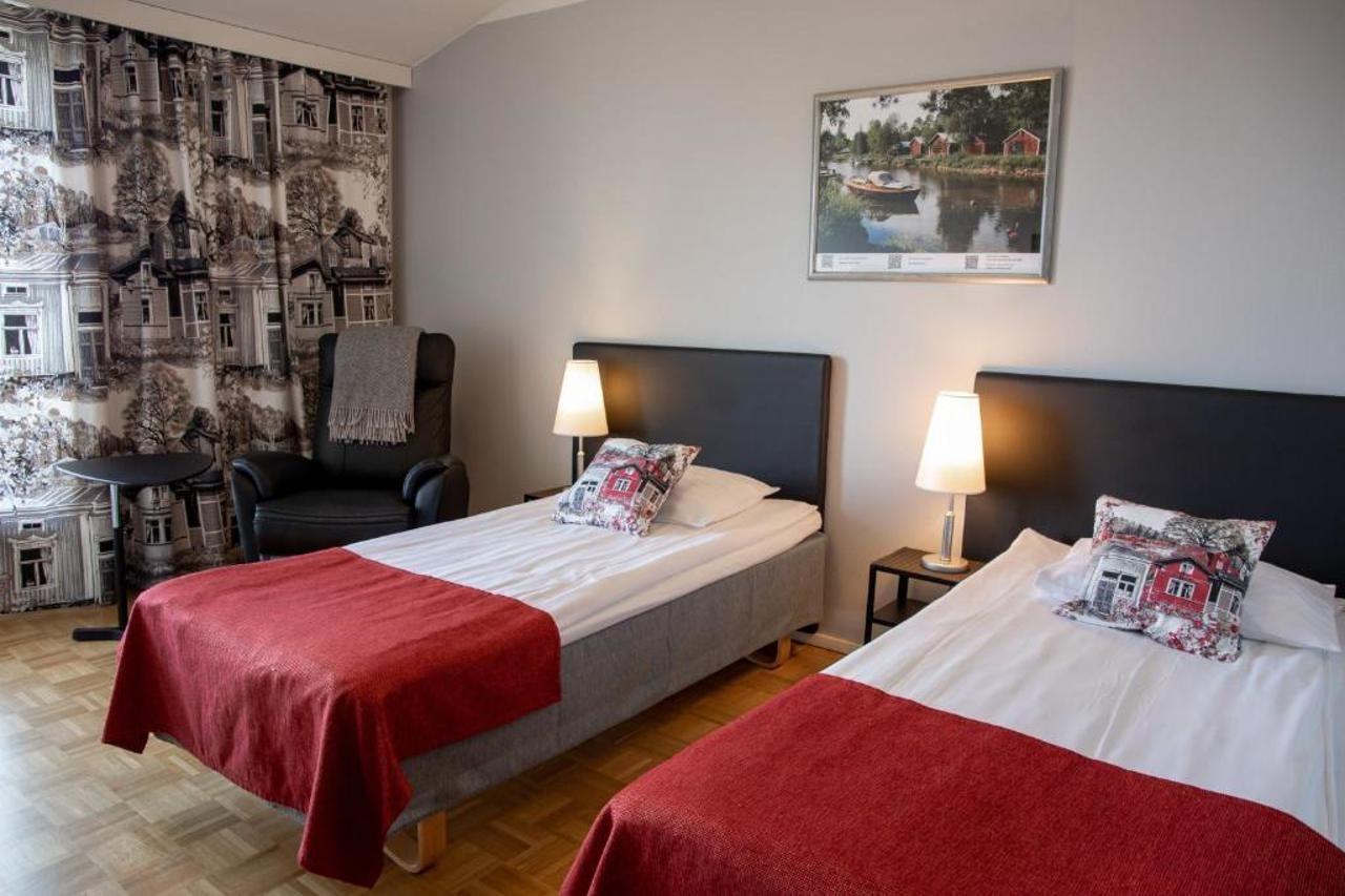 Hotel Kokkola Bagian luar foto